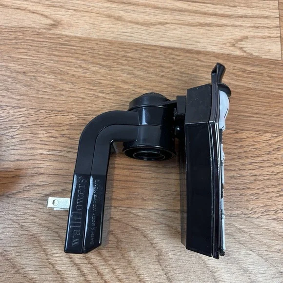 Wallflowers Halloween Skeleton Coffin Light up Plug-in Diffuser‎ Black - Picture 3 of 6